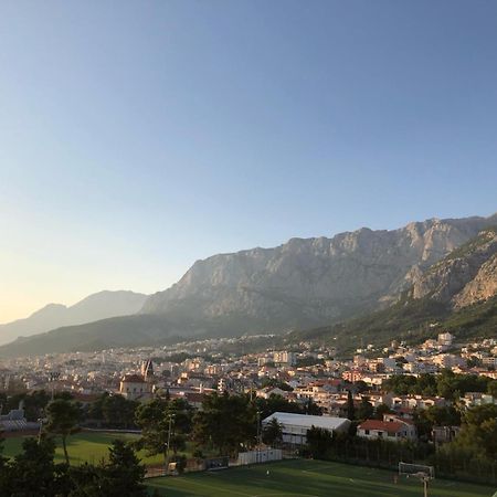 Uzelac Apartment With Pool Makarska Exteriör bild