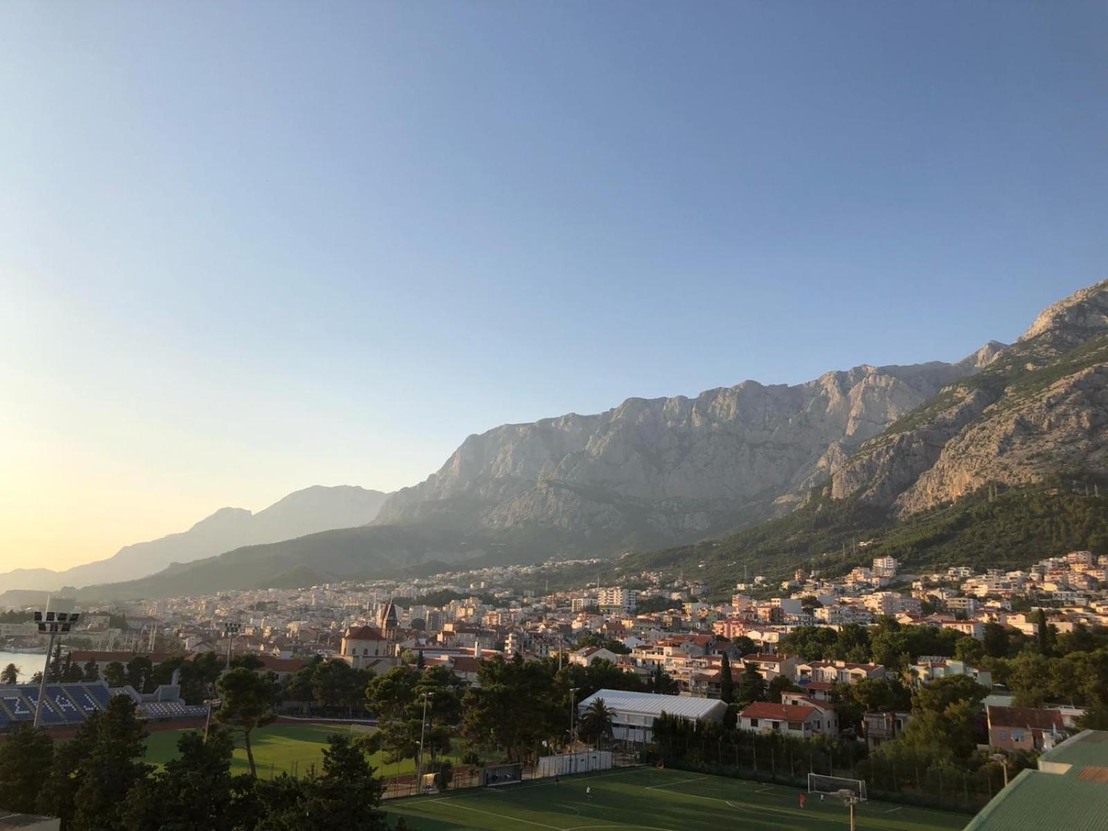 Uzelac Apartment With Pool Makarska Exteriör bild